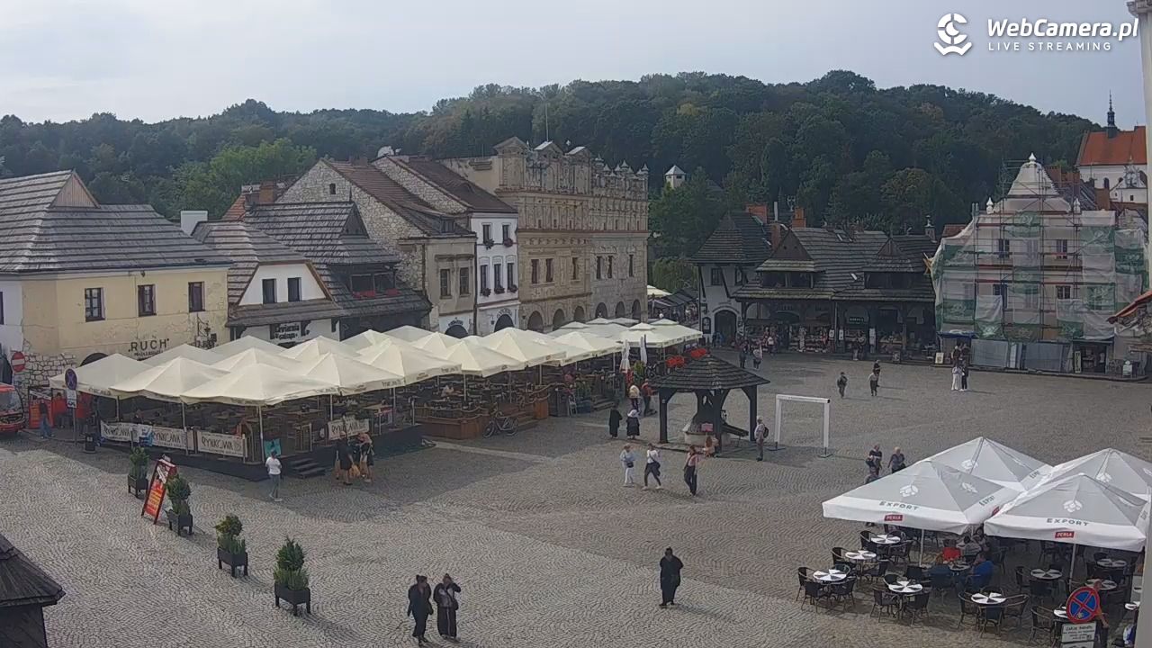 Kazimierz Dolny - widok na Rynek - 14 wresień 2025, 10:47