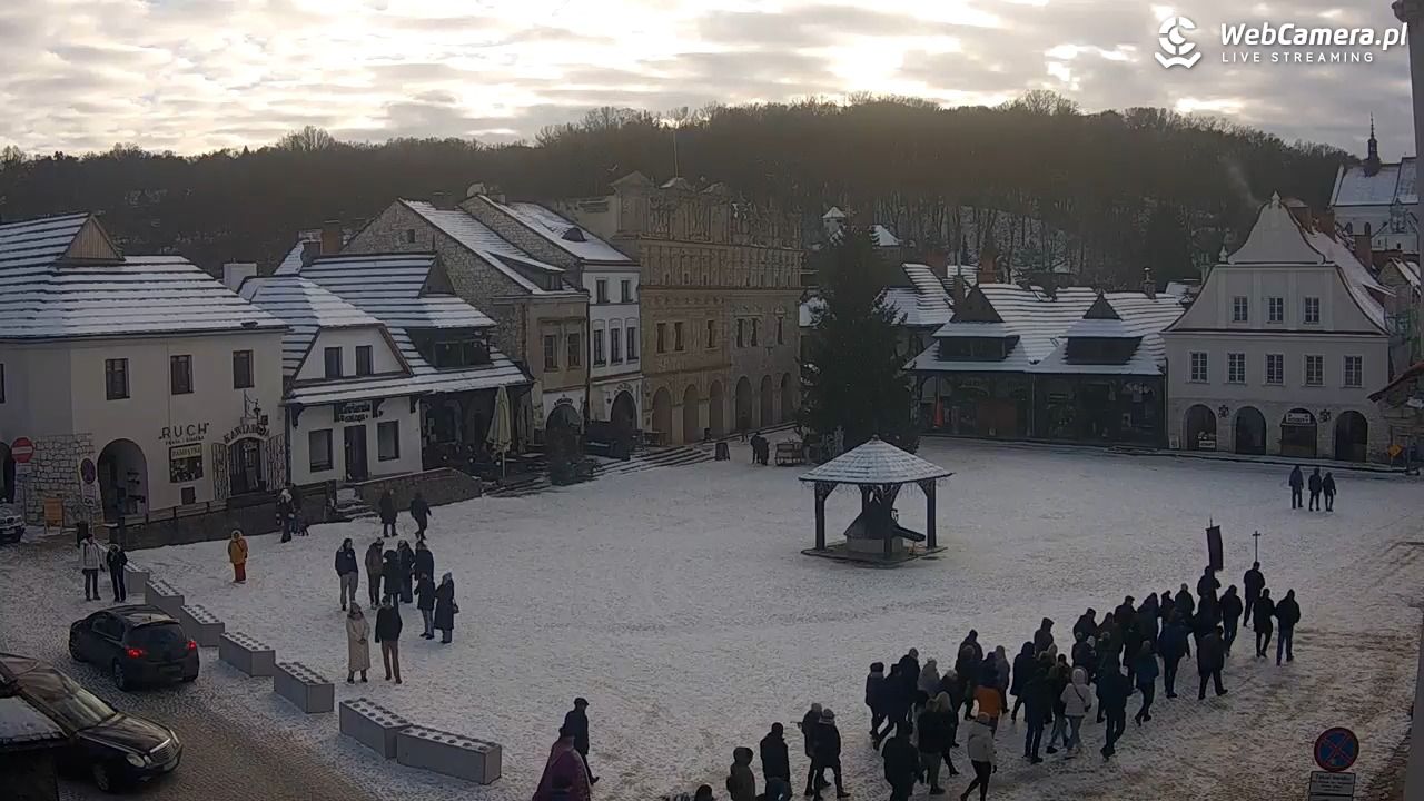 Kazimierz Dolny - widok na Rynek - 03 styczeń 2026, 13:51