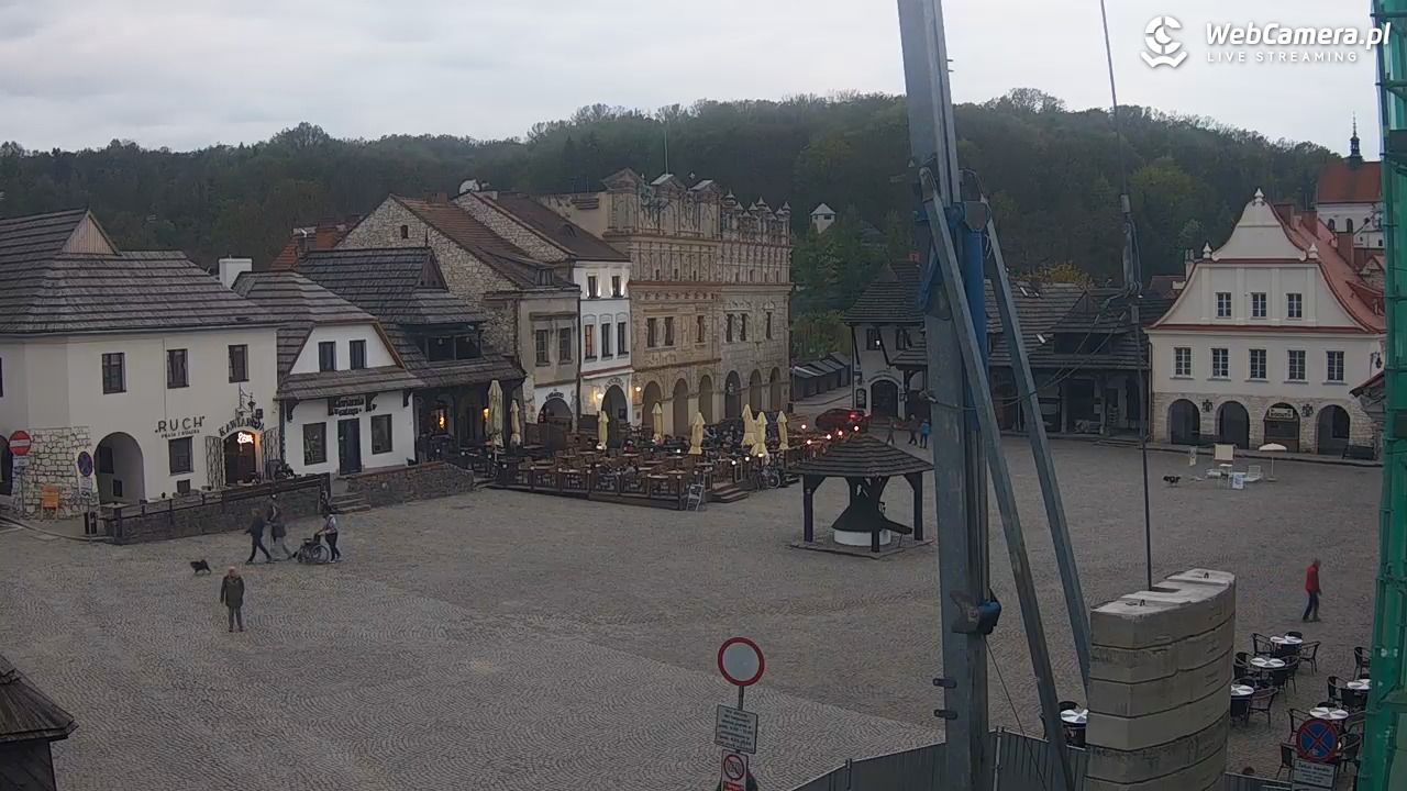 Kazimierz Dolny - widok na Rynek - 24 kwiecień 2026, 19:29