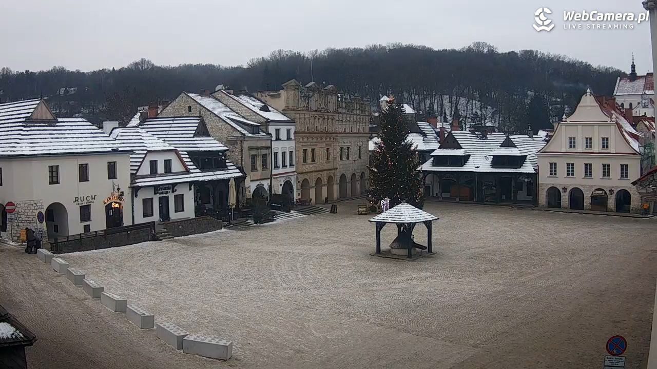 Kazimierz Dolny - widok na Rynek - 06 styczeń 2026, 07:47