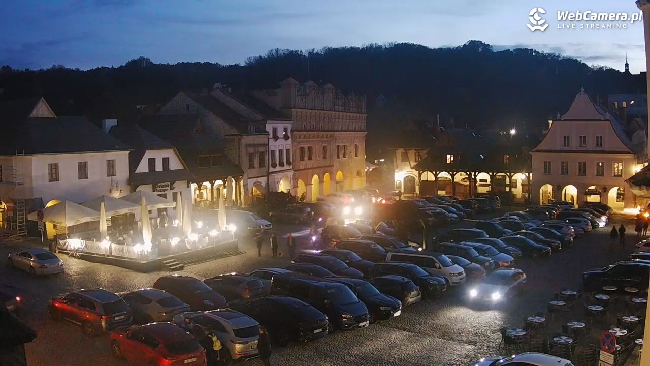 Kazimierz Dolny - widok na Rynek - 01 listopad 2025, 16:40