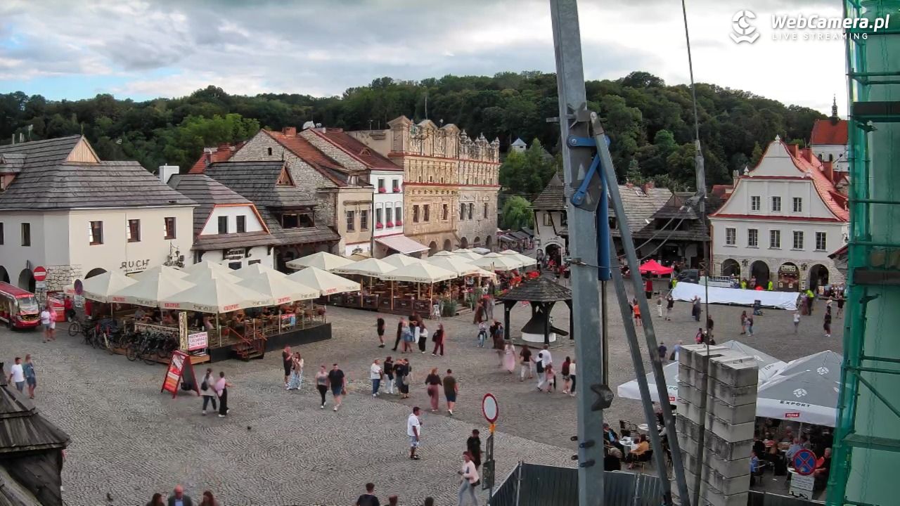 Kazimierz Dolny - widok na Rynek - 22 sierpień 2026, 17:43