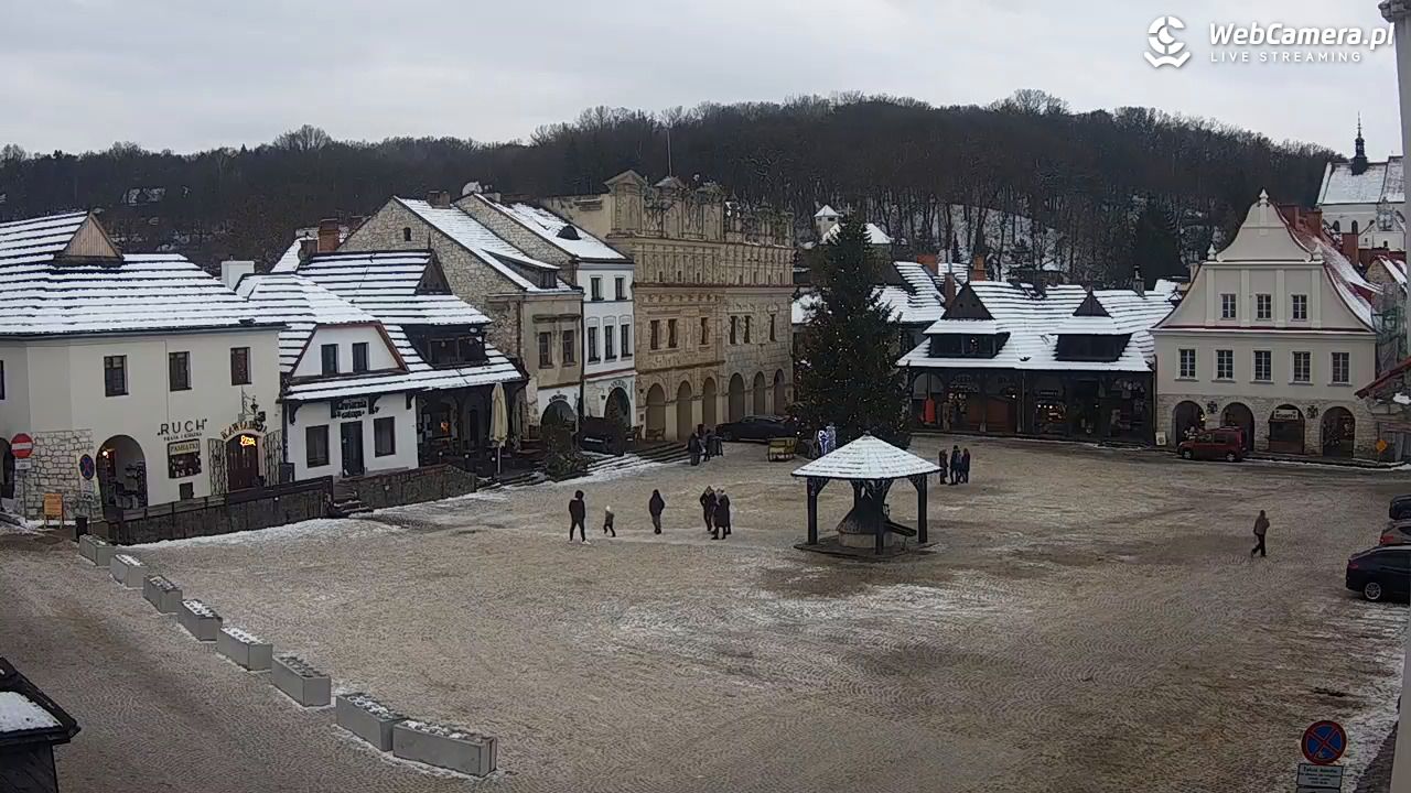 Kazimierz Dolny - widok na Rynek - 02 styczeń 2026, 14:58