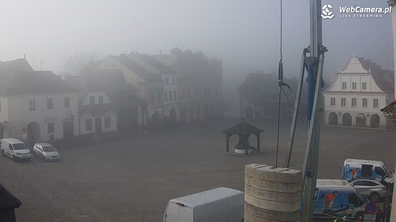 Kazimierz Dolny - widok na Rynek - 21 marzec 2026, 07:49