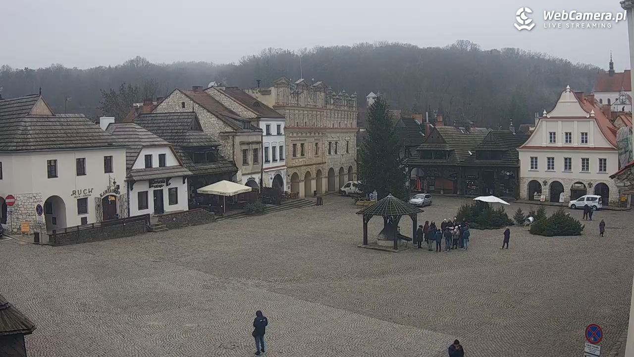 Kazimierz Dolny - widok na Rynek - 18 grudzień 2025, 11:20