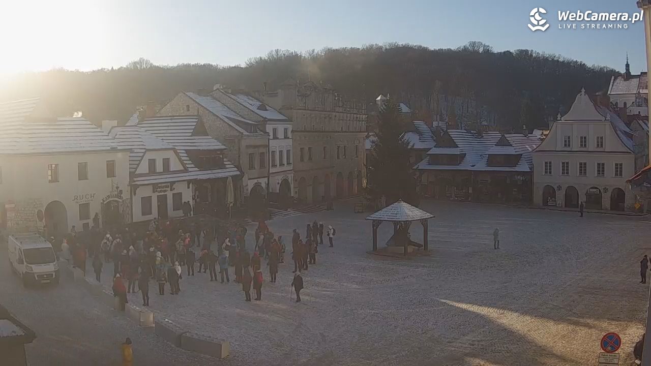 Kazimierz Dolny - widok na Rynek - 04 styczeń 2026, 10:00