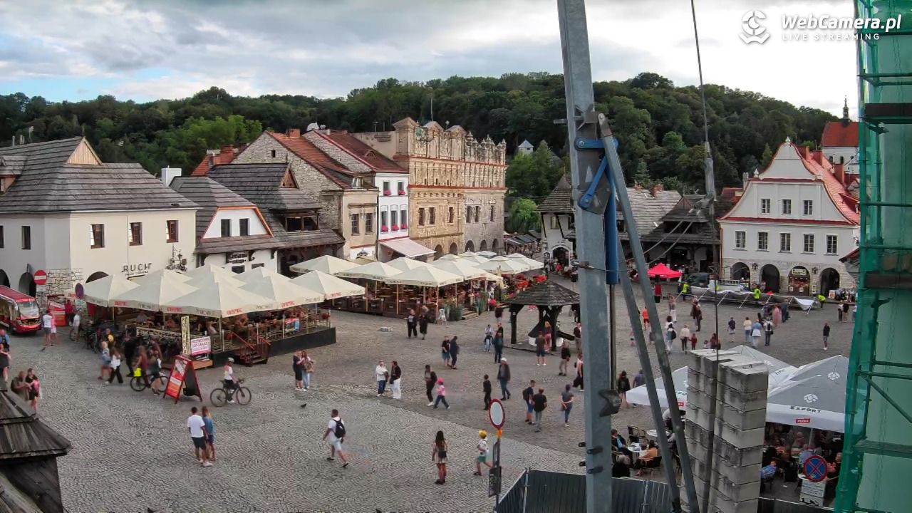 Kazimierz Dolny - widok na Rynek - 22 sierpień 2026, 17:43