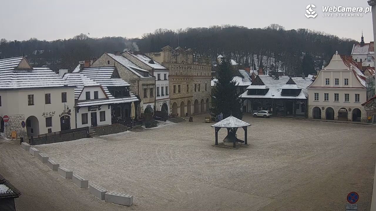Kazimierz Dolny - widok na Rynek - 06 styczeń 2026, 09:15