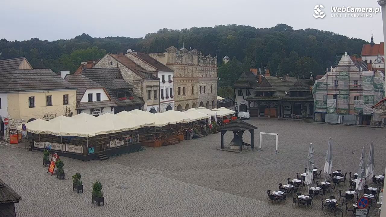 Kazimierz Dolny - widok na Rynek - 14 wresień 2025, 07:51