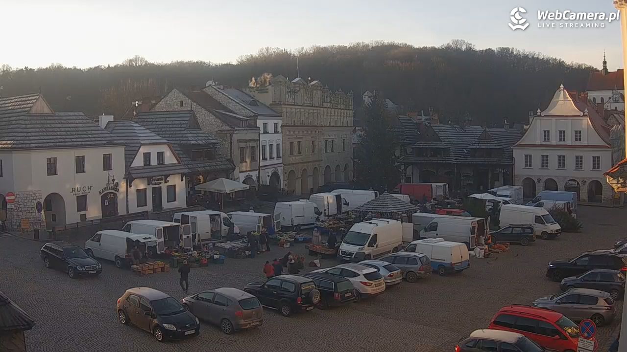Kazimierz Dolny - widok na Rynek - 16 grudzień 2025, 08:22