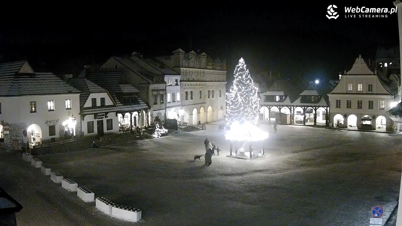 Kazimierz Dolny - widok na Rynek - 02 styczeń 2026, 16:58