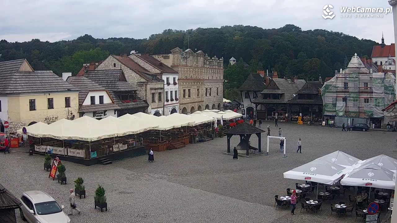 Kazimierz Dolny - widok na Rynek - 14 wresień 2025, 10:02