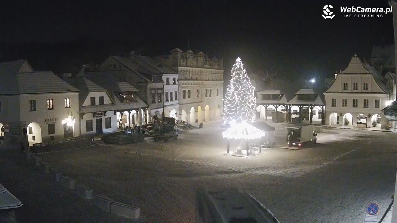 Kazimierz Dolny - widok na Rynek - 01 styczeń 2026, 03:59