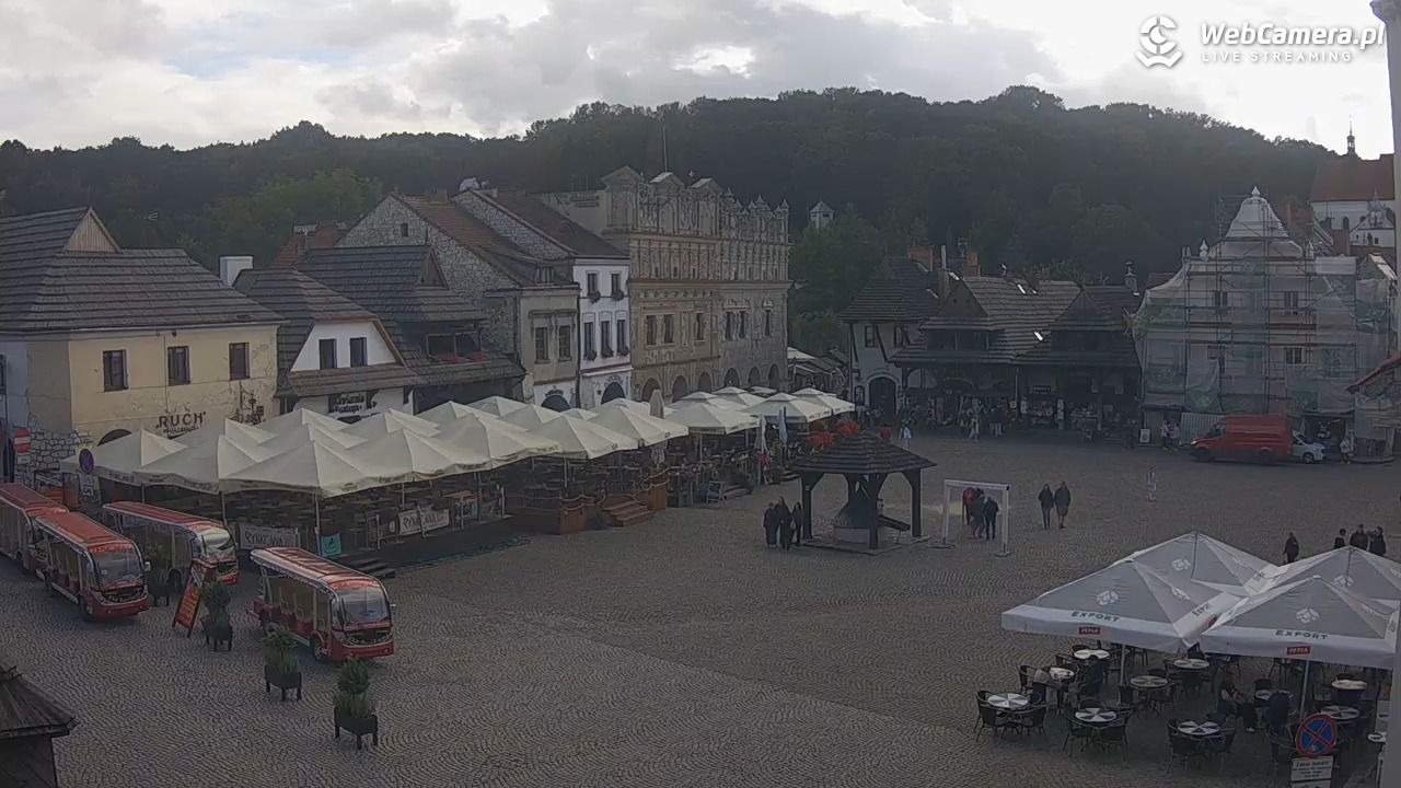 Kazimierz Dolny - widok na Rynek - 17 wresień 2025, 15:25