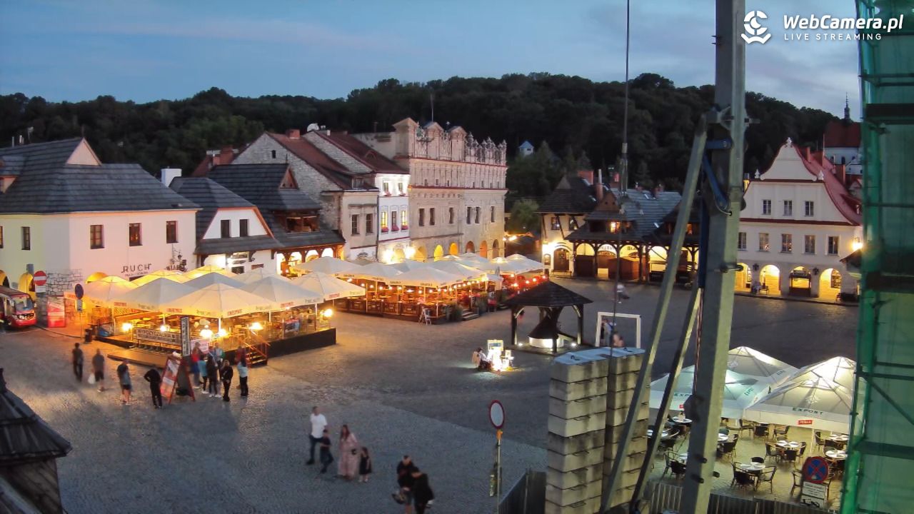Kazimierz Dolny - widok na Rynek - 26 sierpień 2026, 20:05