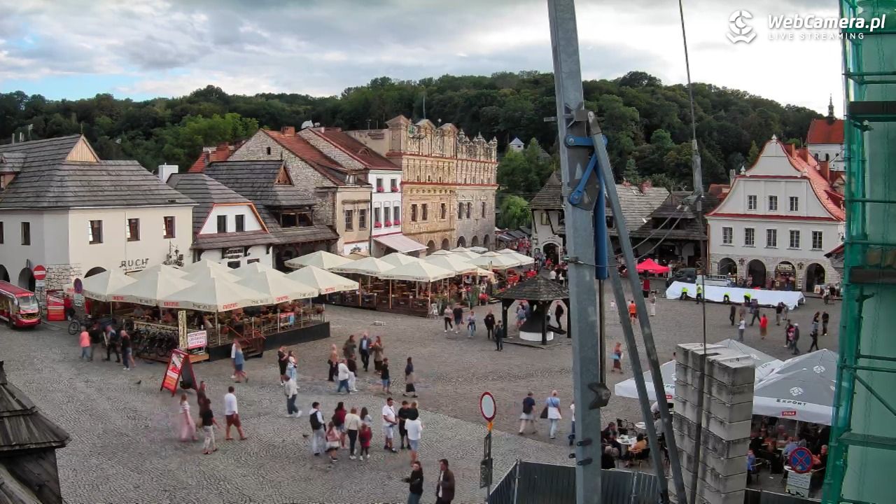 Kazimierz Dolny - widok na Rynek - 22 sierpień 2026, 17:42