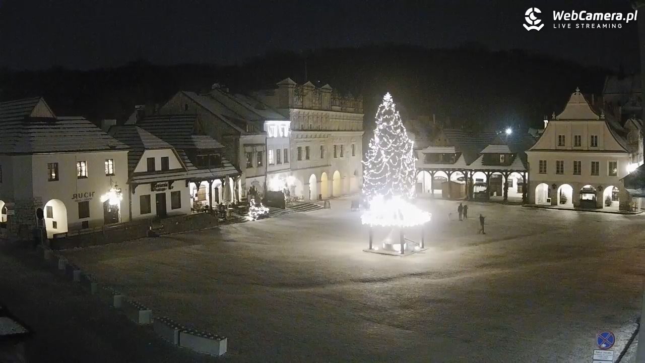 Kazimierz Dolny - widok na Rynek - 02 styczeń 2026, 21:24