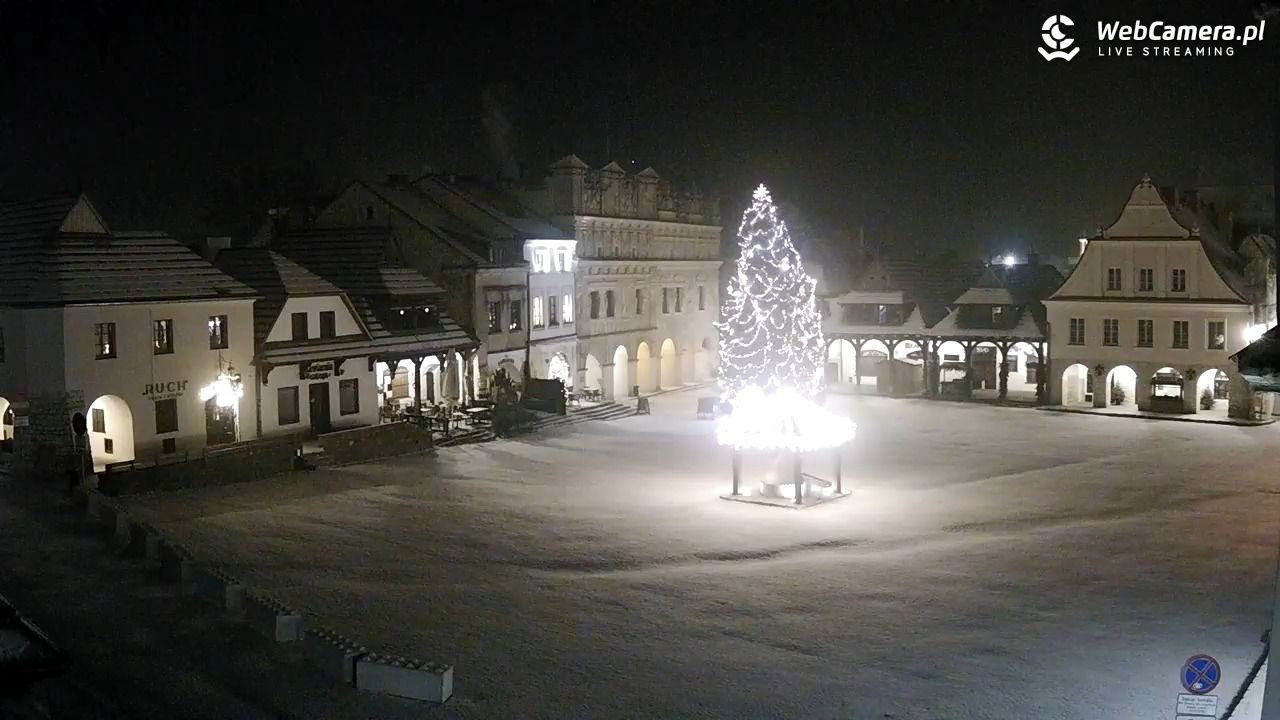 Kazimierz Dolny - widok na Rynek - 07 styczeń 2026, 21:36