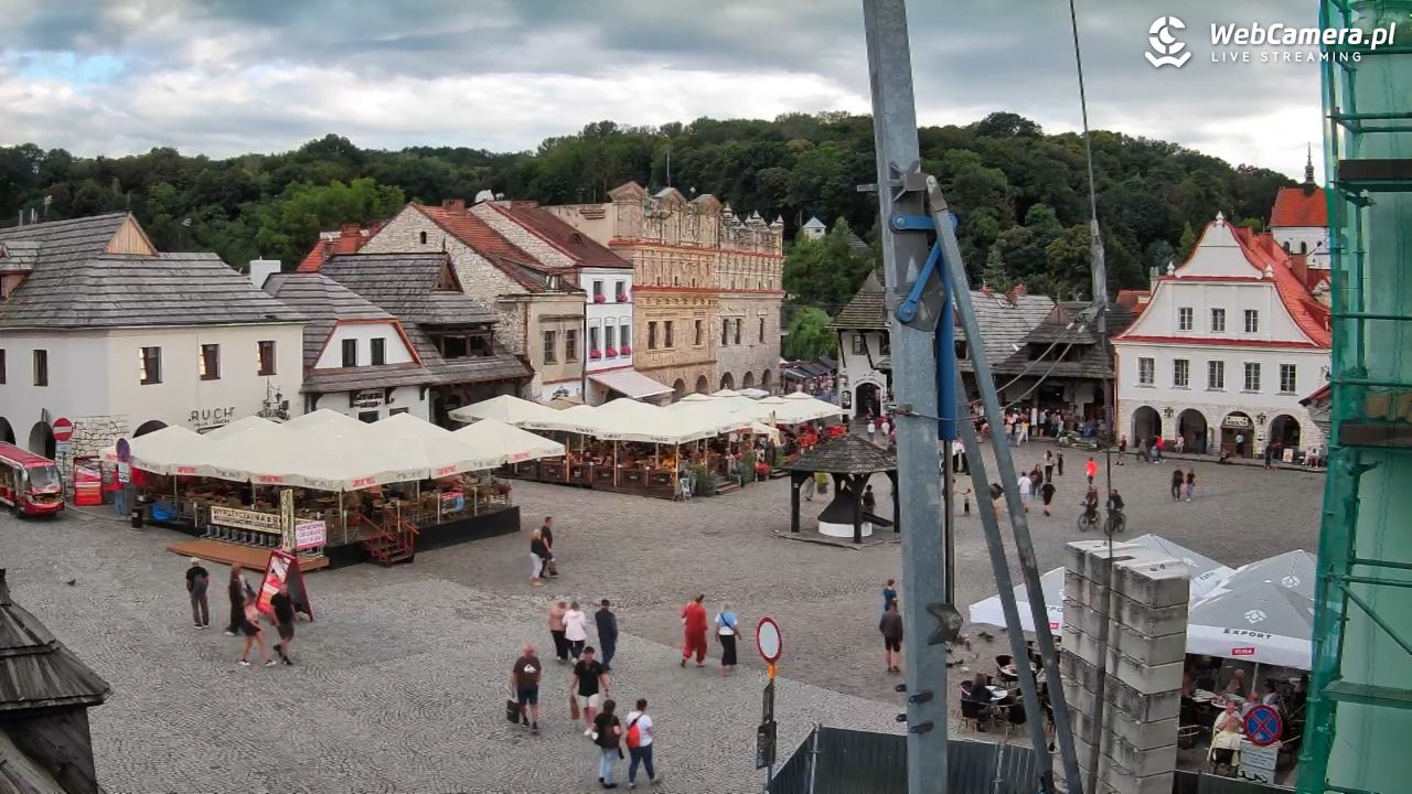 Kazimierz Dolny - widok na Rynek - 22 sierpień 2026, 18:06
