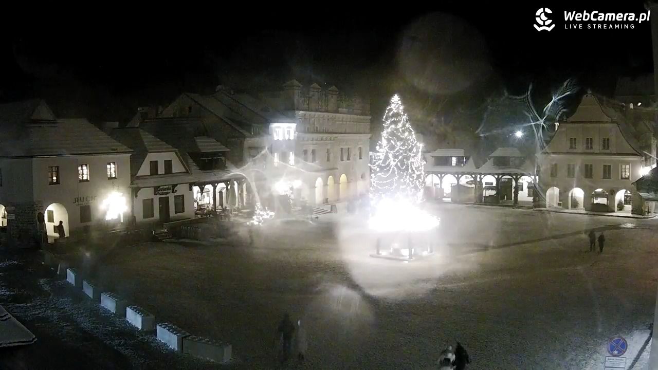 Kazimierz Dolny - widok na Rynek - 01 styczeń 2026, 17:57