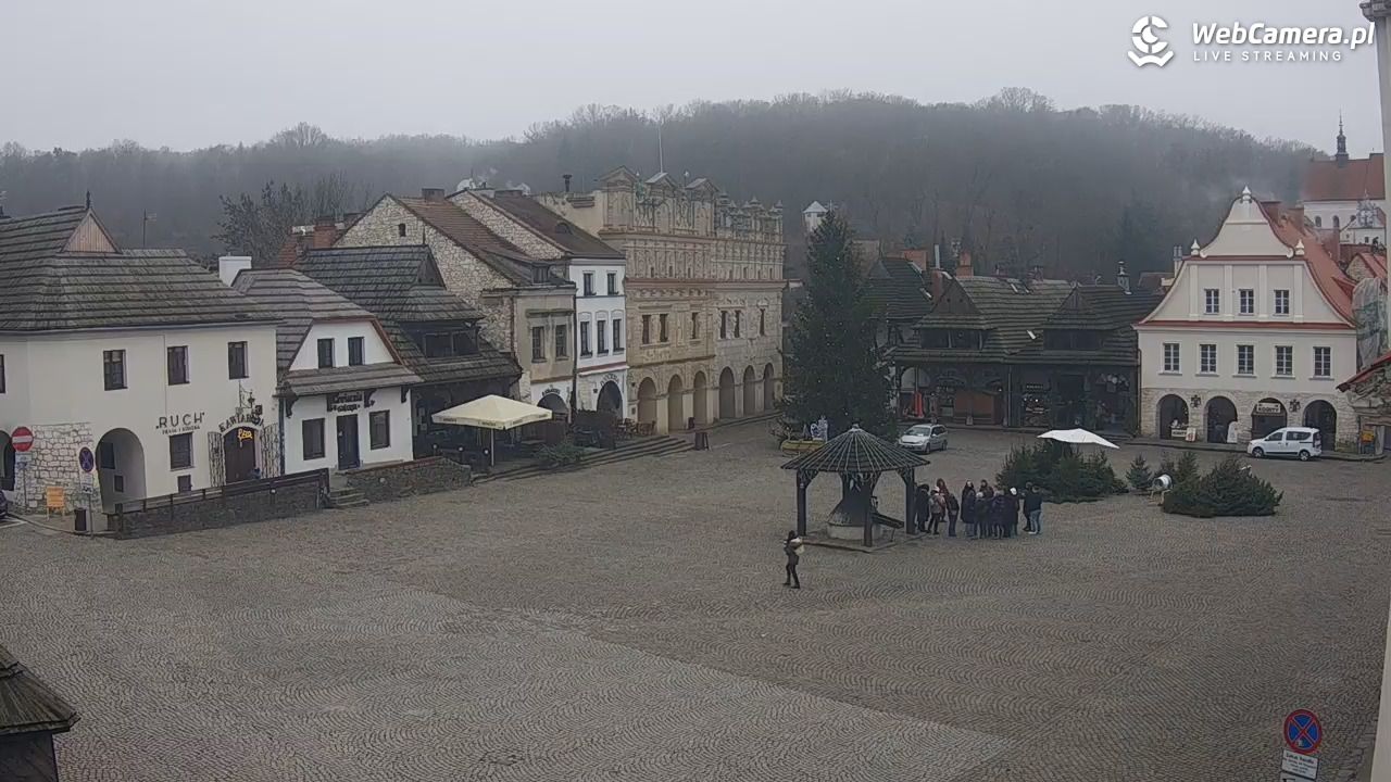 Kazimierz Dolny - widok na Rynek - 18 grudzień 2025, 11:14