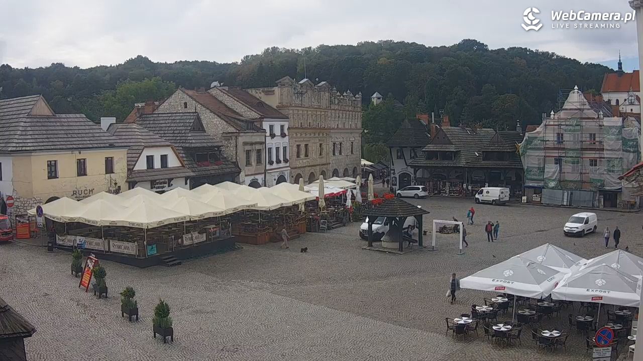 Kazimierz Dolny - widok na Rynek - 15 wresień 2025, 10:41