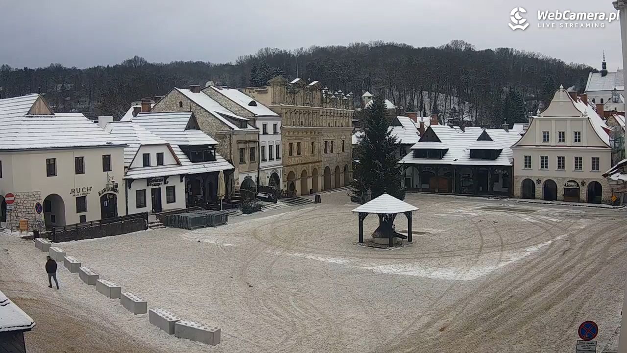 Kazimierz Dolny - widok na Rynek - 01 styczeń 2026, 09:44