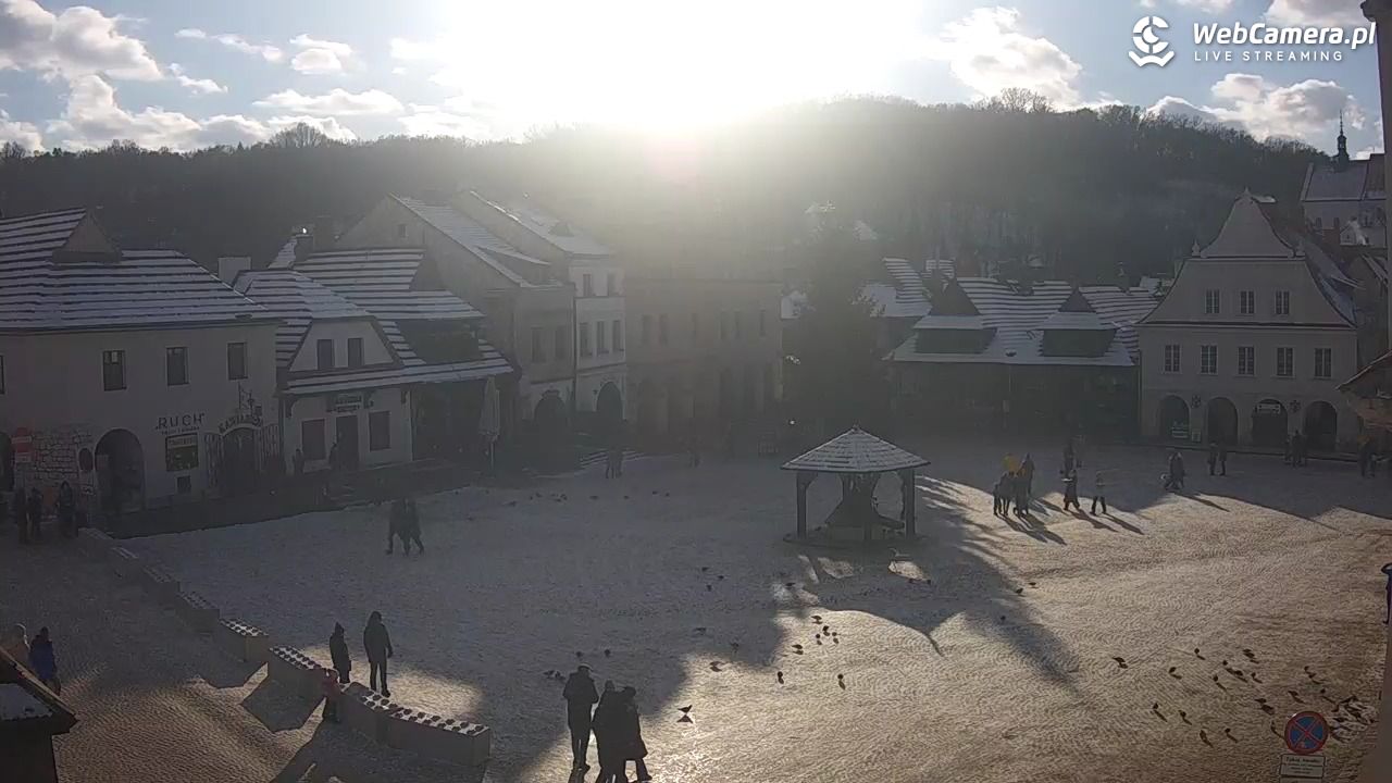 Kazimierz Dolny - widok na Rynek - 04 styczeń 2026, 12:37