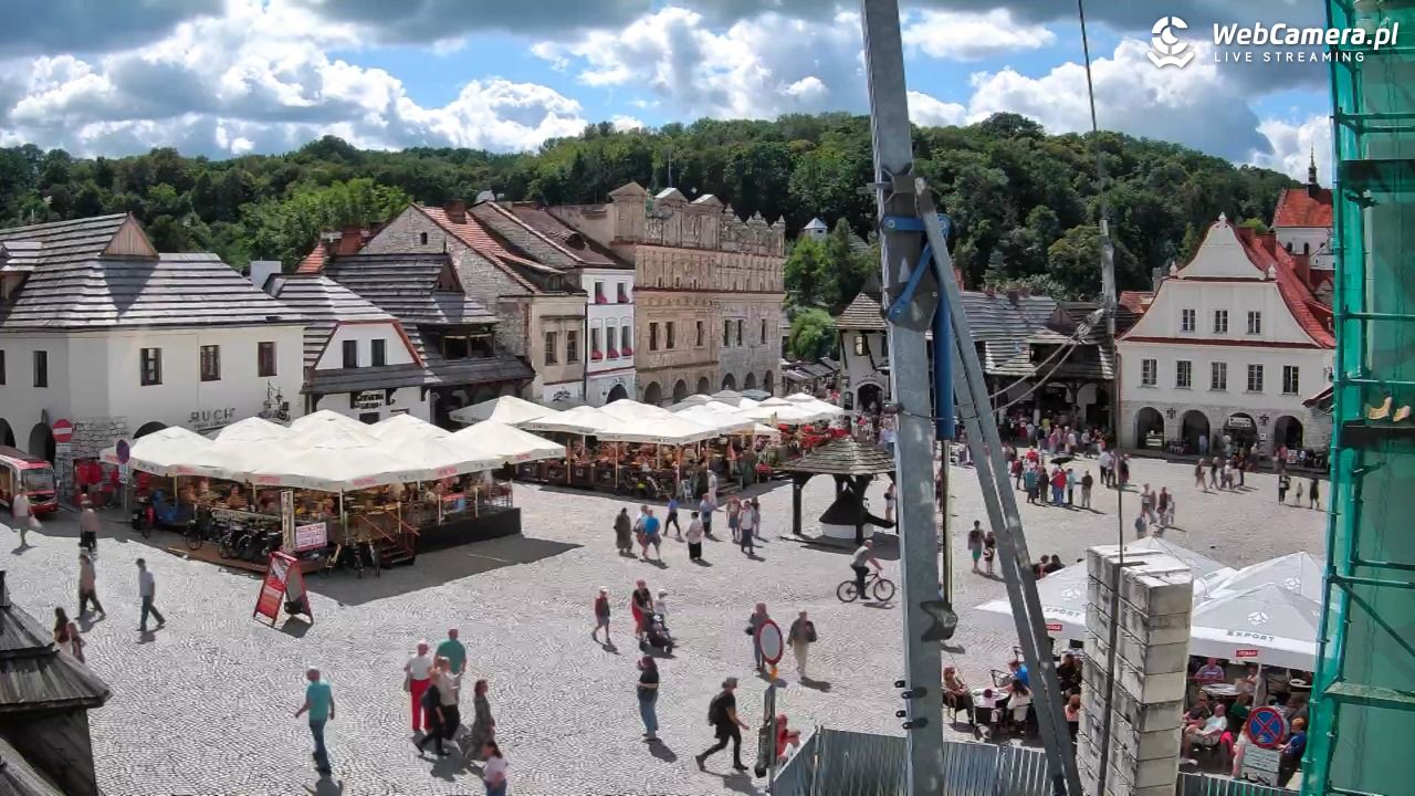 Kazimierz Dolny - widok na Rynek - 23 sierpień 2026, 12:24