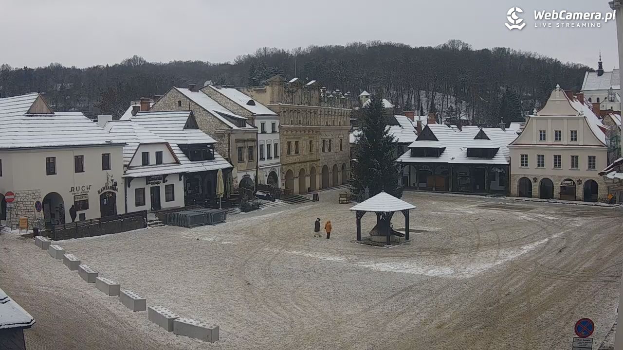 Kazimierz Dolny - widok na Rynek - 01 styczeń 2026, 11:12