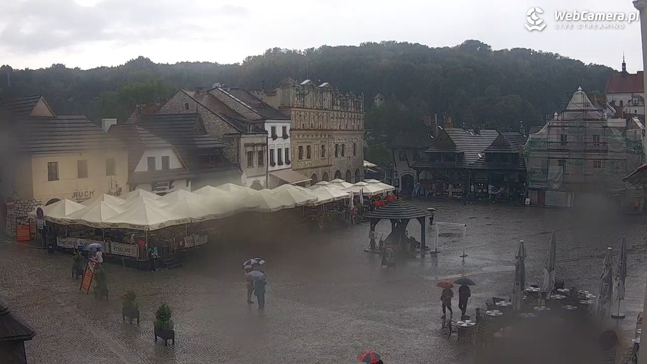 Kazimierz Dolny - widok na Rynek - 14 wresień 2025, 15:20