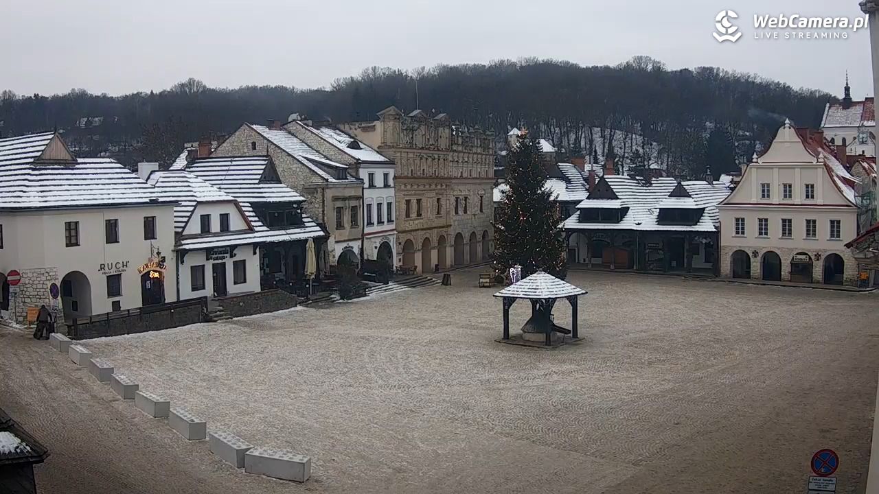 Kazimierz Dolny - widok na Rynek - 06 styczeń 2026, 07:47