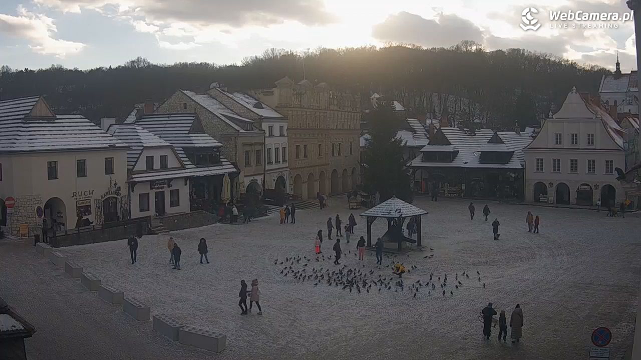 Kazimierz Dolny - widok na Rynek - 04 styczeń 2026, 12:54