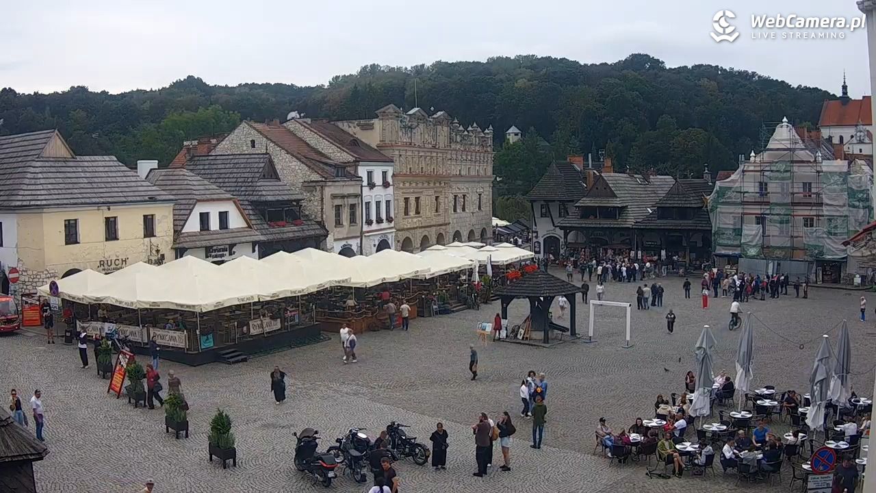Kazimierz Dolny - widok na Rynek - 14 wresień 2025, 11:39