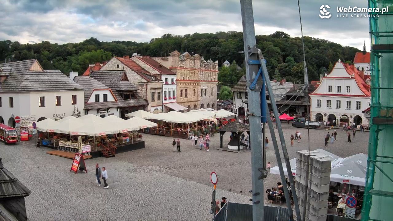 Kazimierz Dolny - widok na Rynek - 22 sierpień 2026, 18:03