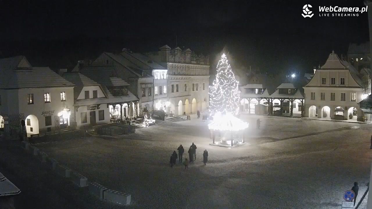 Kazimierz Dolny - widok na Rynek - 01 styczeń 2026, 18:13