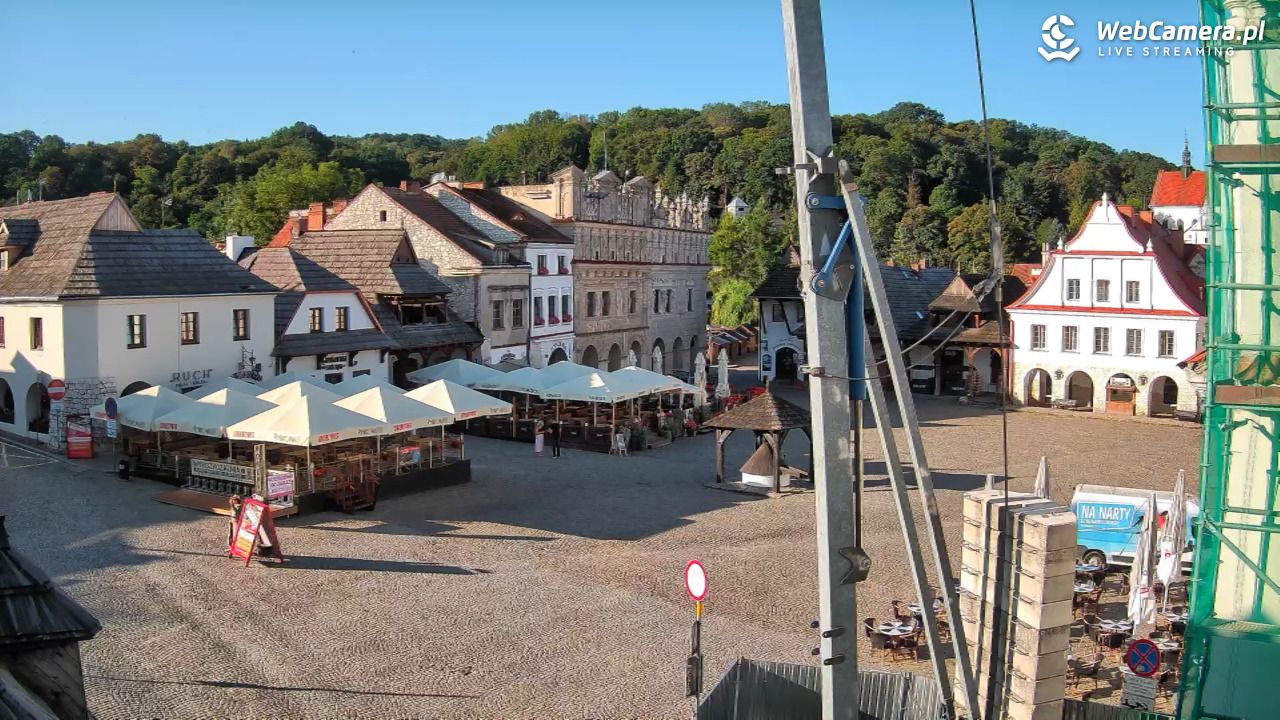 Kazimierz Dolny - widok na Rynek - 23 sierpień 2026, 07:40