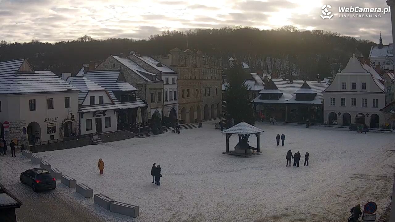 Kazimierz Dolny - widok na Rynek - 03 styczeń 2026, 13:50