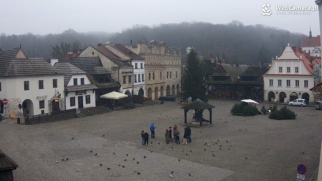 Kazimierz Dolny - widok na Rynek - 18 grudzień 2025, 13:40