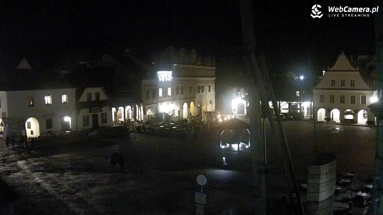 Kazimierz Dolny - widok na Rynek - 24 kwiecień 2026, 21:56
