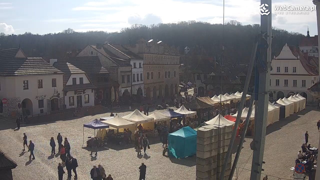 Kazimierz Dolny - widok na Rynek - 22 marzec 2026, 12:06