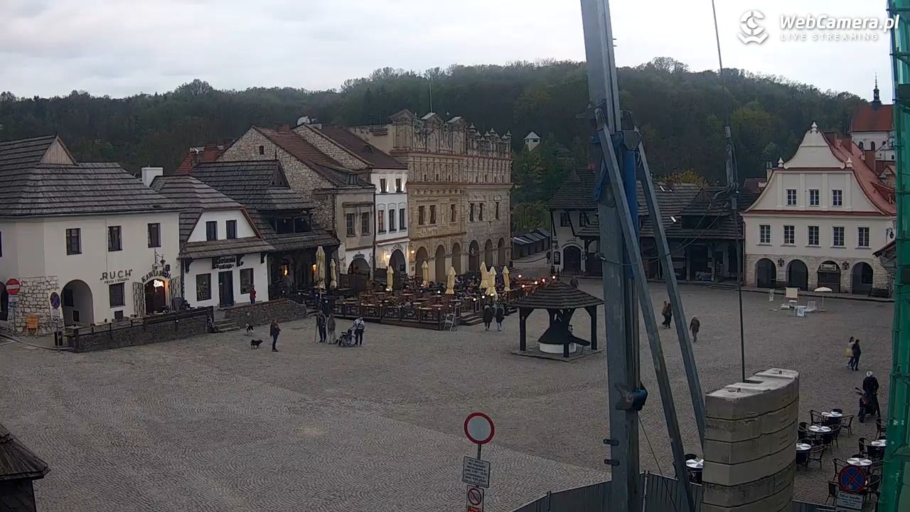 Kazimierz Dolny - widok na Rynek - 24 kwiecień 2026, 19:29