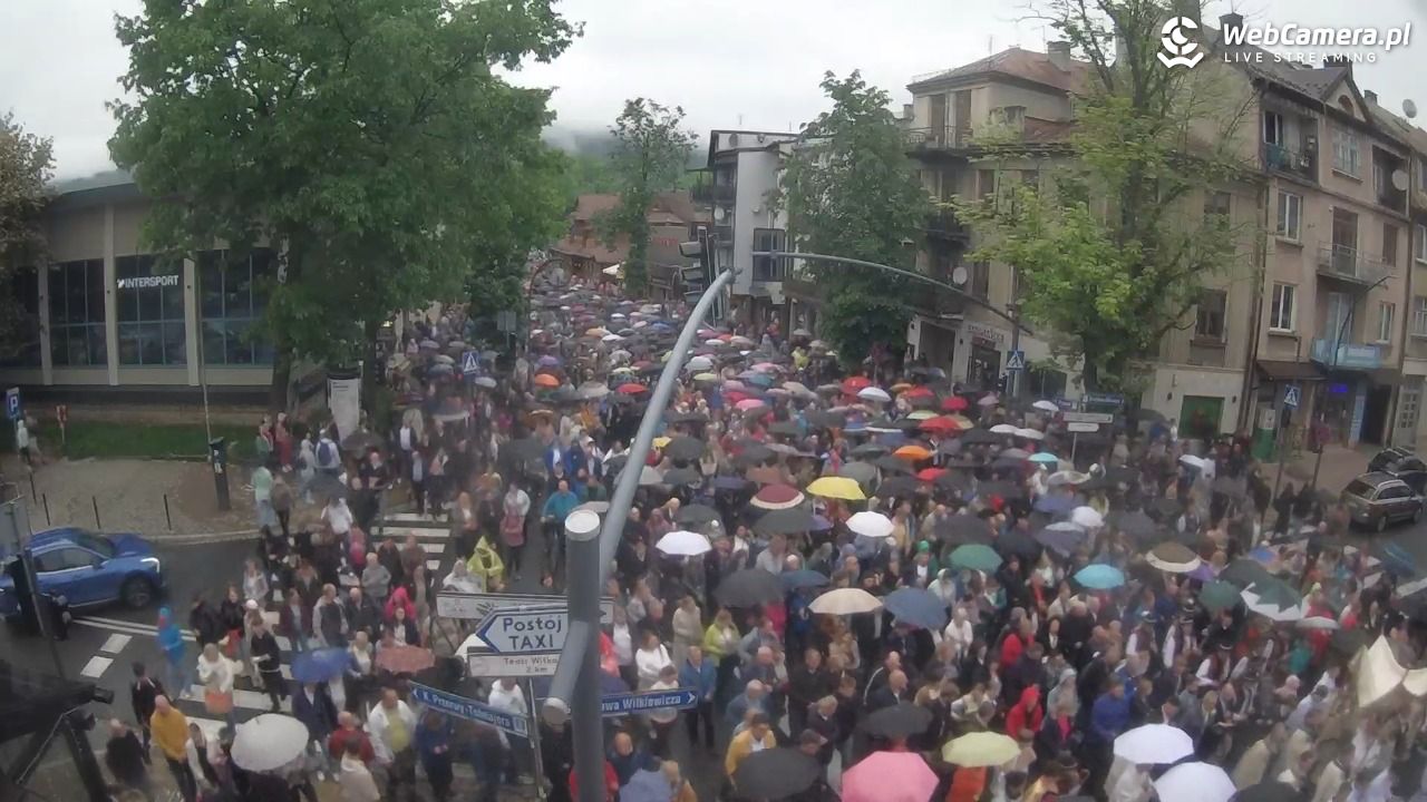 Zakopane - widok na skrzyżowanie ulic Zamoyskiego i Krupówek - 04 czerwiec 2026, 11:30