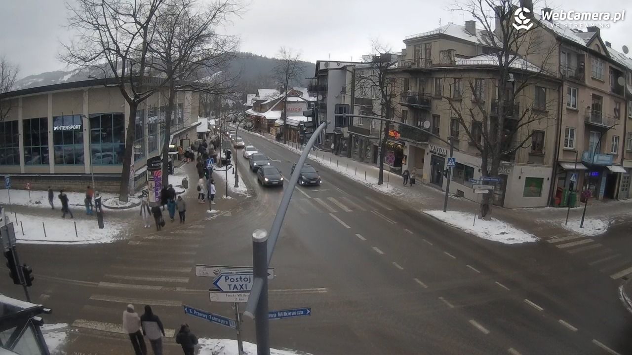 Zakopane - widok na skrzyżowanie ulic Zamoyskiego i Krupówek - 28 grudzień 2025, 12:12