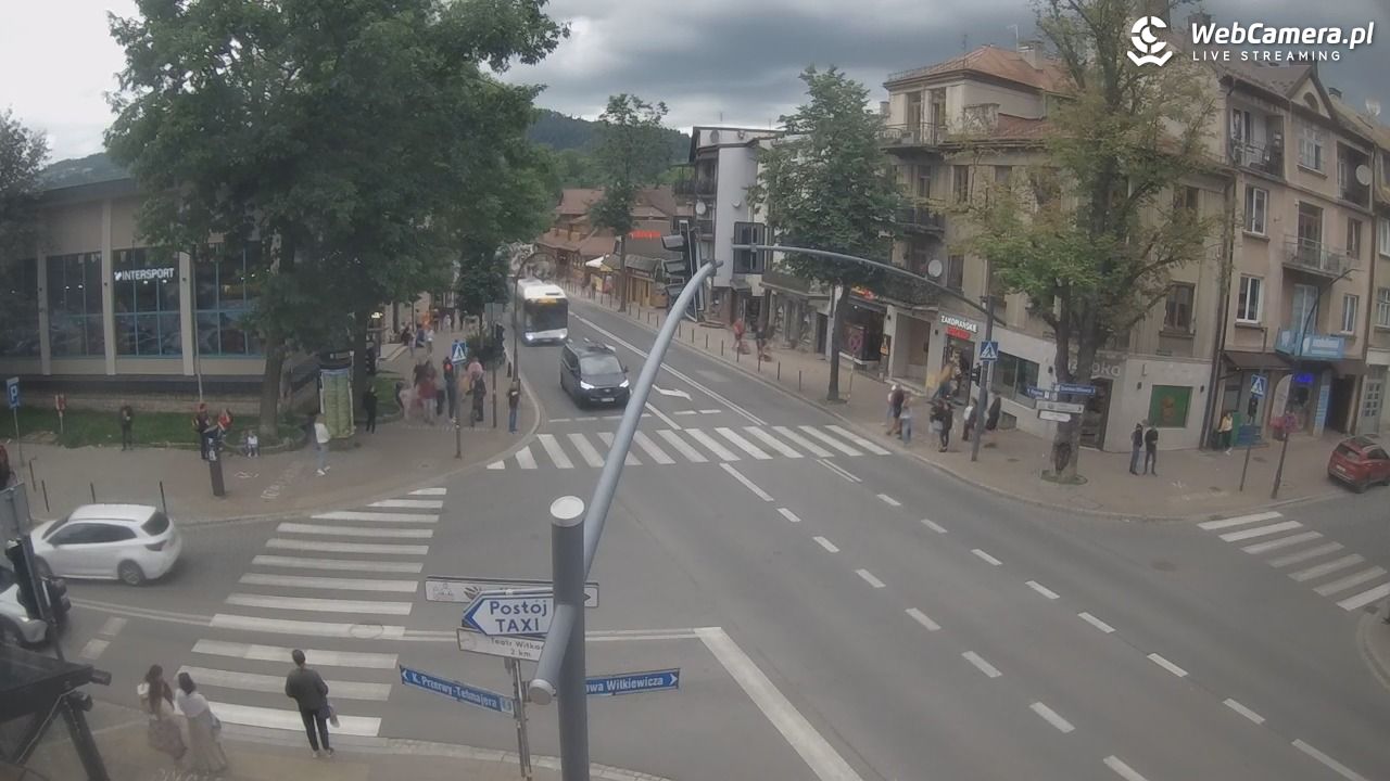 Zakopane - widok na skrzyżowanie ulic Zamoyskiego i Krupówek - 21 lipiec 2026, 16:48