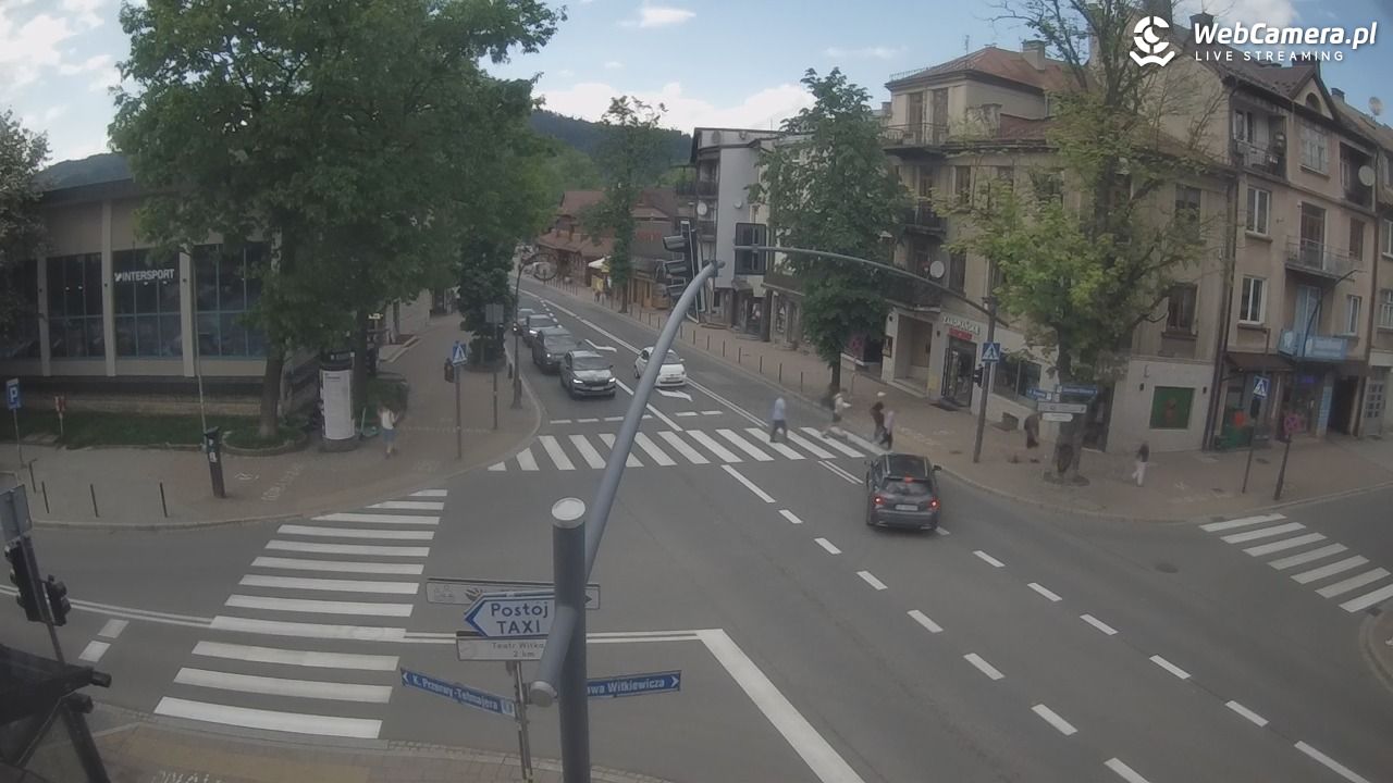 Zakopane - widok na skrzyżowanie ulic Zamoyskiego i Krupówek - 02 czerwiec 2026, 15:32