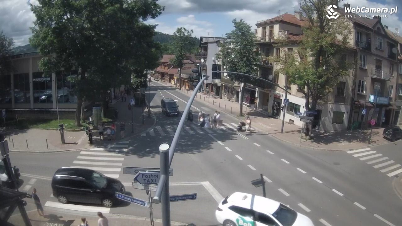 Zakopane - widok na skrzyżowanie ulic Zamoyskiego i Krupówek - 20 lipiec 2026, 14:14