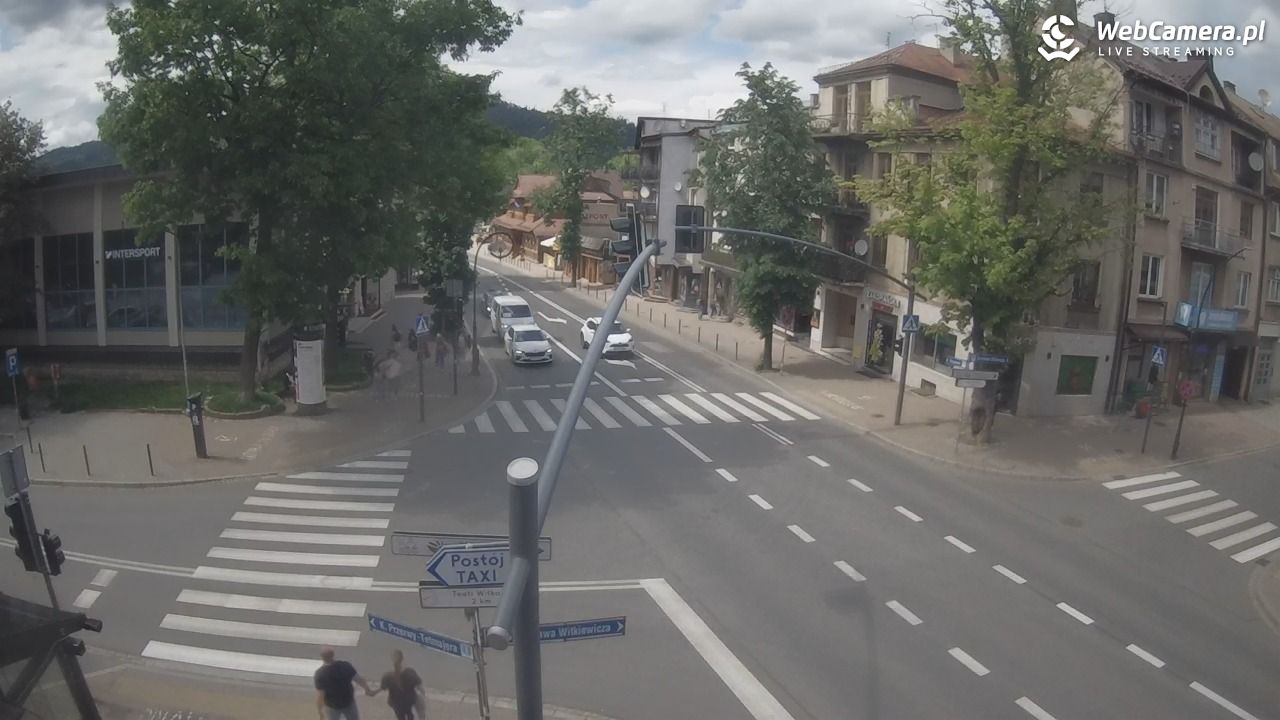 Zakopane - widok na skrzyżowanie ulic Zamoyskiego i Krupówek - 07 czerwiec 2026, 14:32