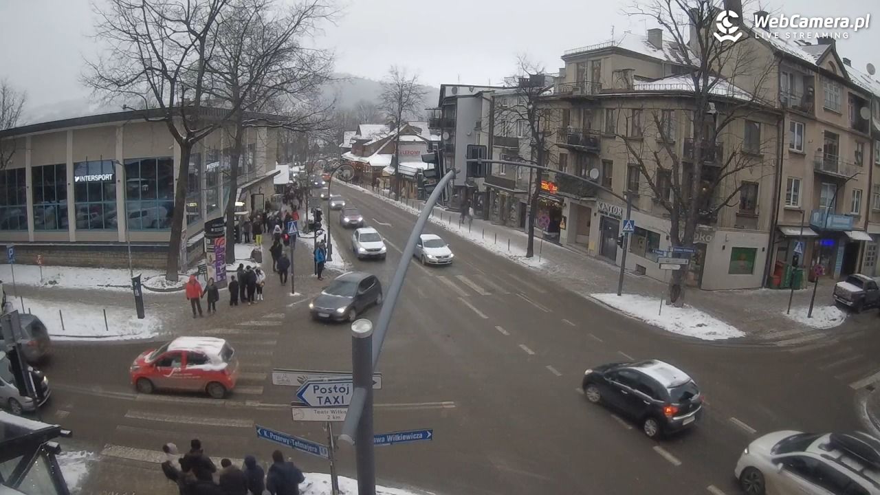 Zakopane - widok na skrzyżowanie ulic Zamoyskiego i Krupówek - 28 grudzień 2025, 13:55