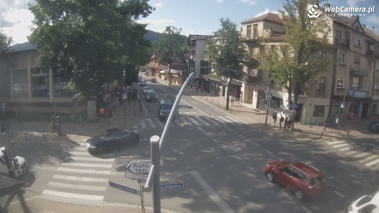 Zakopane - widok na skrzyżowanie ulic Zamoyskiego i Krupówek - 20 lipiec 2026, 17:03